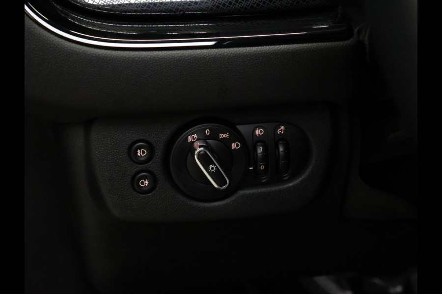MINI Clubman 1.5 One Business Edition NW MODEL [SCHUIFKANTELDAK, APPLE CARPLAY, CRUISE CONTROL, PDC ACHTER, NAVIGATIE, AUTOMATISCHE AIRCO, AUTOMATISCHE VERLICHTING, NIEUWSTAAT]