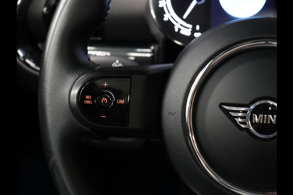 MINI Clubman 1.5 One Business Edition NW MODEL [SCHUIFKANTELDAK, APPLE CARPLAY, CRUISE CONTROL, PDC ACHTER, NAVIGATIE, AUTOMATISCHE AIRCO, AUTOMATISCHE VERLICHTING, NIEUWSTAAT]