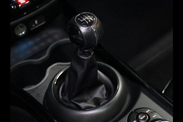 MINI Clubman 1.5 One Business Edition NW MODEL [SCHUIFKANTELDAK, APPLE CARPLAY, CRUISE CONTROL, PDC ACHTER, NAVIGATIE, AUTOMATISCHE AIRCO, AUTOMATISCHE VERLICHTING, NIEUWSTAAT]