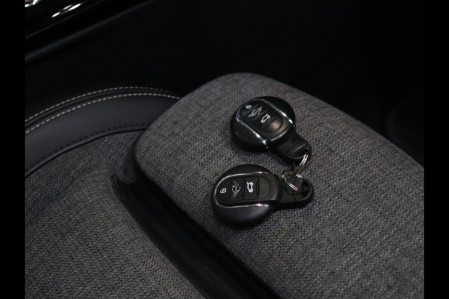 MINI Clubman 1.5 One Business Edition NW MODEL [SCHUIFKANTELDAK, APPLE CARPLAY, CRUISE CONTROL, PDC ACHTER, NAVIGATIE, AUTOMATISCHE AIRCO, AUTOMATISCHE VERLICHTING, NIEUWSTAAT]