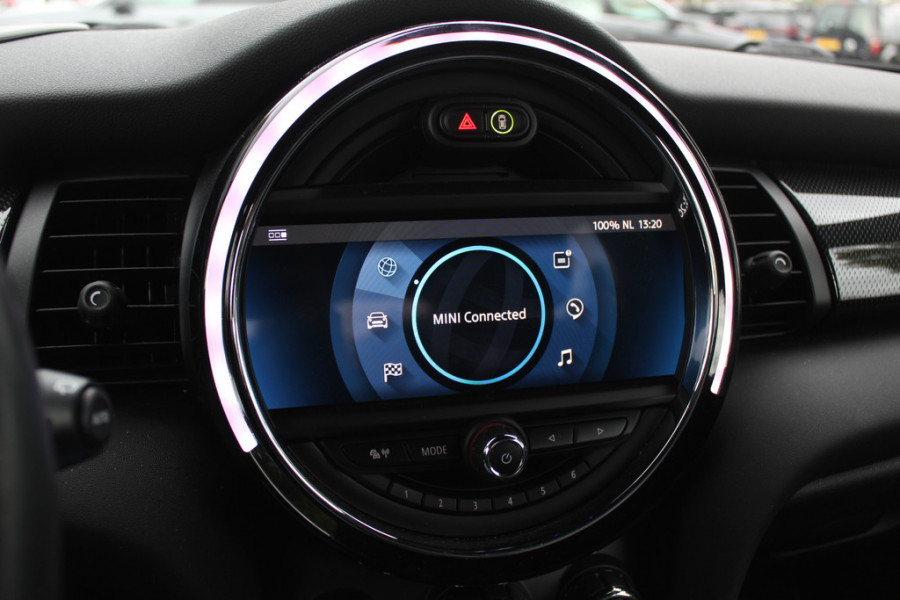 MINI Mini Electric Charged 33 kWh / Camera / Head-up / Leder / Harman Kardon / Keyless / 17'' / CarPlay / Stoelverwarming / Matrix LED / DAB / Cruise Control