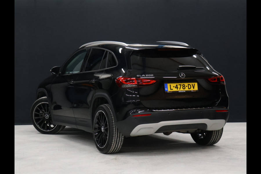 Mercedes-Benz GLA 200 Sport [ACHTERUITRIJCAMERA, DIGITAL DASHBOARD, LED, CRUISE CONTORL, BLUETOOTH TELEFOON, PDC V+A, AUTOMATISCHE AIRCO, AUTOMATISCHE VERLICHTING, NAVIGATIE, AUTOMAAT, NIEUWSTAAT]