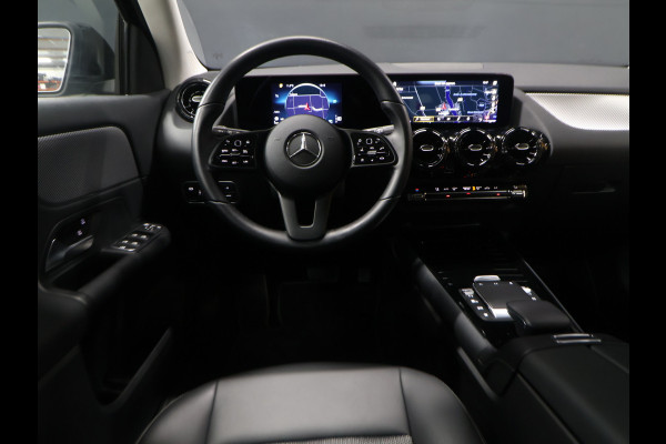 Mercedes-Benz GLA 200 Sport [ACHTERUITRIJCAMERA, DIGITAL DASHBOARD, LED, CRUISE CONTORL, BLUETOOTH TELEFOON, PDC V+A, AUTOMATISCHE AIRCO, AUTOMATISCHE VERLICHTING, NAVIGATIE, AUTOMAAT, NIEUWSTAAT]