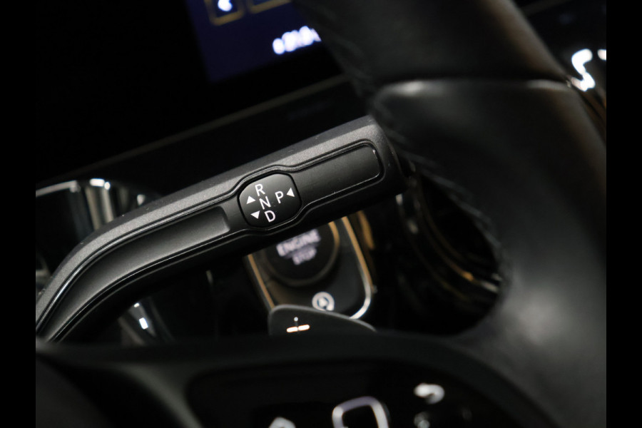 Mercedes-Benz GLA 200 Sport [ACHTERUITRIJCAMERA, DIGITAL DASHBOARD, LED, CRUISE CONTORL, BLUETOOTH TELEFOON, PDC V+A, AUTOMATISCHE AIRCO, AUTOMATISCHE VERLICHTING, NAVIGATIE, AUTOMAAT, NIEUWSTAAT]