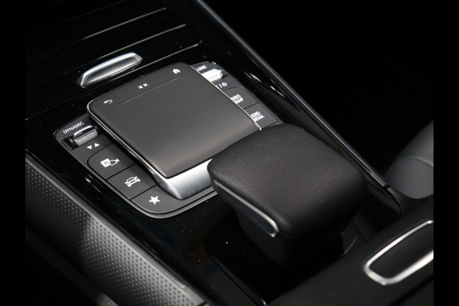 Mercedes-Benz GLA 200 Sport [ACHTERUITRIJCAMERA, DIGITAL DASHBOARD, LED, CRUISE CONTORL, BLUETOOTH TELEFOON, PDC V+A, AUTOMATISCHE AIRCO, AUTOMATISCHE VERLICHTING, NAVIGATIE, AUTOMAAT, NIEUWSTAAT]