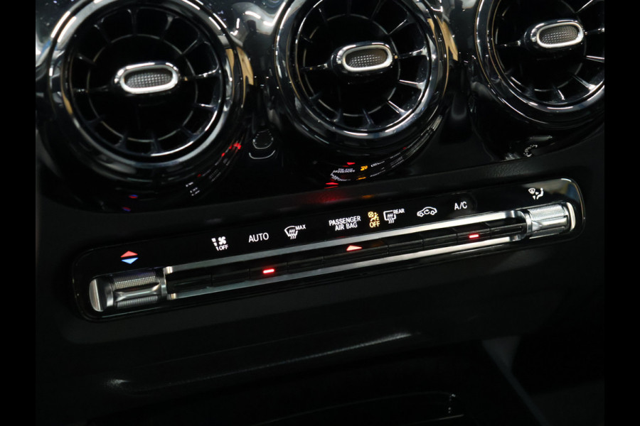 Mercedes-Benz GLA 200 Sport [ACHTERUITRIJCAMERA, DIGITAL DASHBOARD, LED, CRUISE CONTORL, BLUETOOTH TELEFOON, PDC V+A, AUTOMATISCHE AIRCO, AUTOMATISCHE VERLICHTING, NAVIGATIE, AUTOMAAT, NIEUWSTAAT]