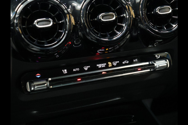 Mercedes-Benz GLA 200 Sport [ACHTERUITRIJCAMERA, DIGITAL DASHBOARD, LED, CRUISE CONTORL, BLUETOOTH TELEFOON, PDC V+A, AUTOMATISCHE AIRCO, AUTOMATISCHE VERLICHTING, NAVIGATIE, AUTOMAAT, NIEUWSTAAT]