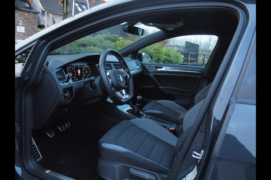 Volkswagen Golf 1.4 TSI Highline Business R | Camera | Apple Carplay | Cruise Control | Virtual Cockpit |