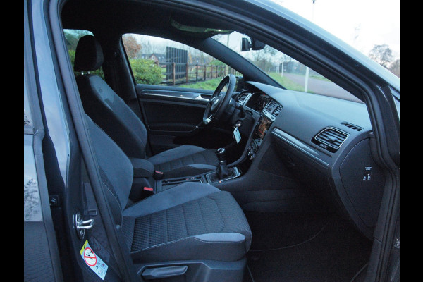 Volkswagen Golf 1.4 TSI Highline Business R | Camera | Apple Carplay | Cruise Control | Virtual Cockpit |