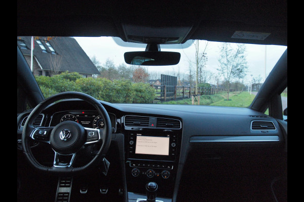 Volkswagen Golf 1.4 TSI Highline Business R | Camera | Apple Carplay | Cruise Control | Virtual Cockpit |