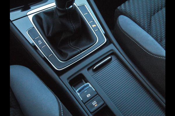 Volkswagen Golf 1.4 TSI Highline Business R | Camera | Apple Carplay | Cruise Control | Virtual Cockpit |