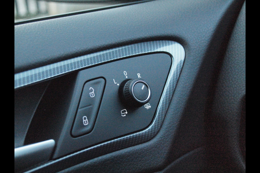 Volkswagen Golf 1.4 TSI Highline Business R | Camera | Apple Carplay | Cruise Control | Virtual Cockpit |