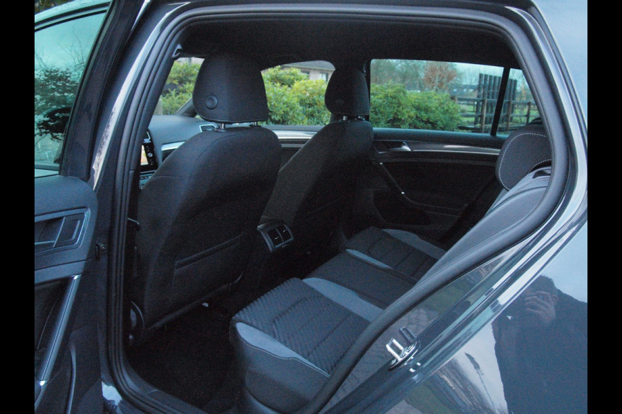 Volkswagen Golf 1.4 TSI Highline Business R | Camera | Apple Carplay | Cruise Control | Virtual Cockpit |