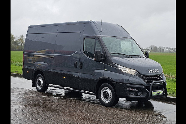 Iveco Daily 35S14V 2.3 L2H2 LAADLIFT in laadruimte EURO6 trekhaak 3500 kg
