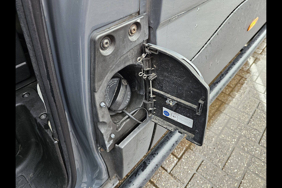 Iveco Daily 35S14V 2.3 L2H2 LAADLIFT in laadruimte EURO6 trekhaak 3500 kg