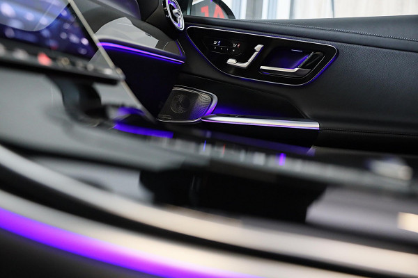 Mercedes-Benz GLC 300e 4MATIC AMG 63 Look / Massage / Head Up / Memory / Open Pano / 360 Camera / Acc / Trekhaak / Led / 20