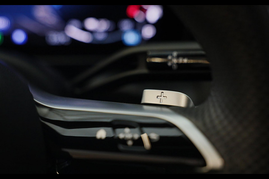 Mercedes-Benz GLC 300e 4MATIC AMG 63 Look / Massage / Head Up / Memory / Open Pano / 360 Camera / Acc / Trekhaak / Led / 20