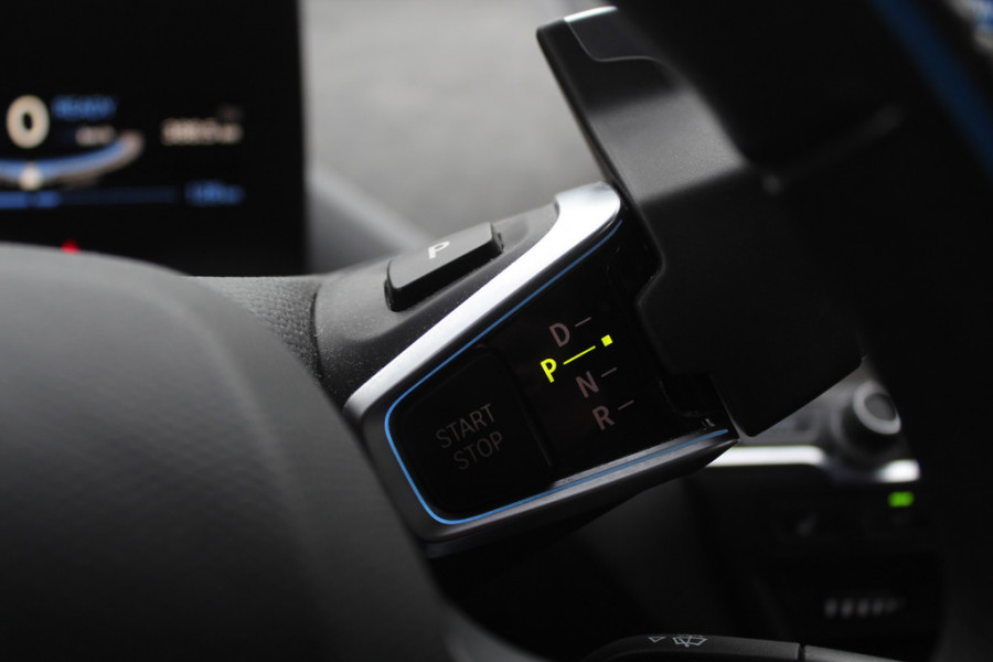 BMW i3 Basis 120Ah 42 kWh / Navigatie / 19'' / Parkeerhulp achter / Navigatie / Harman Kardon / Stoelverwarming / Cruise Control / Warmtepomp / Getint glas