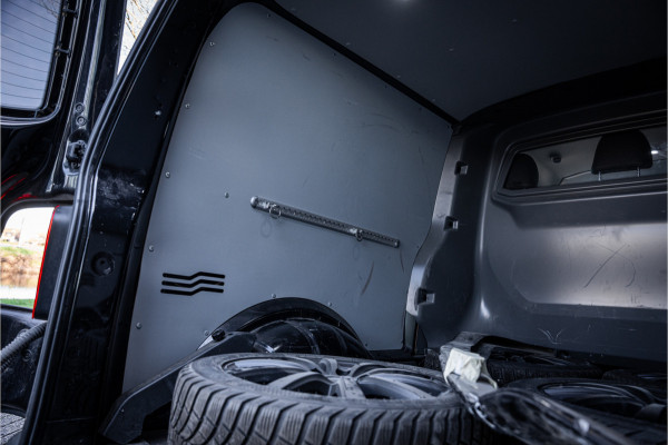 Volkswagen Transporter 2.0 TDI L2H1 30 DC Bulli 150pk Automaat ** Leder ** JB Edition **