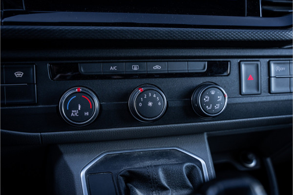 Volkswagen Transporter 2.0 TDI L2H1 30 DC Bulli 150pk Automaat ** Leder ** JB Edition **