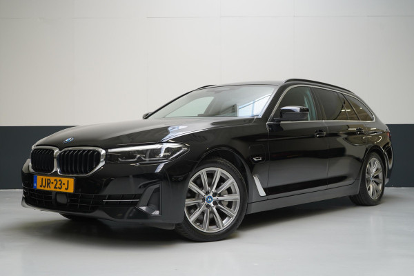 BMW 5 Serie Touring 530e Business Edition Plus | Trekhaak | Stuurverwachting | Adaptive cruise | Navigatie