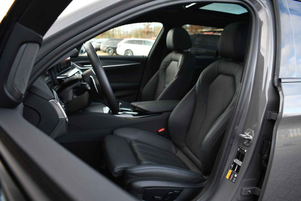 BMW 5 Serie Touring 530e xDrive M-Sport Pano ACC H/K HUD 19inch