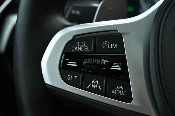 BMW 5 Serie Touring 530e xDrive M-Sport Pano ACC H/K HUD 19inch