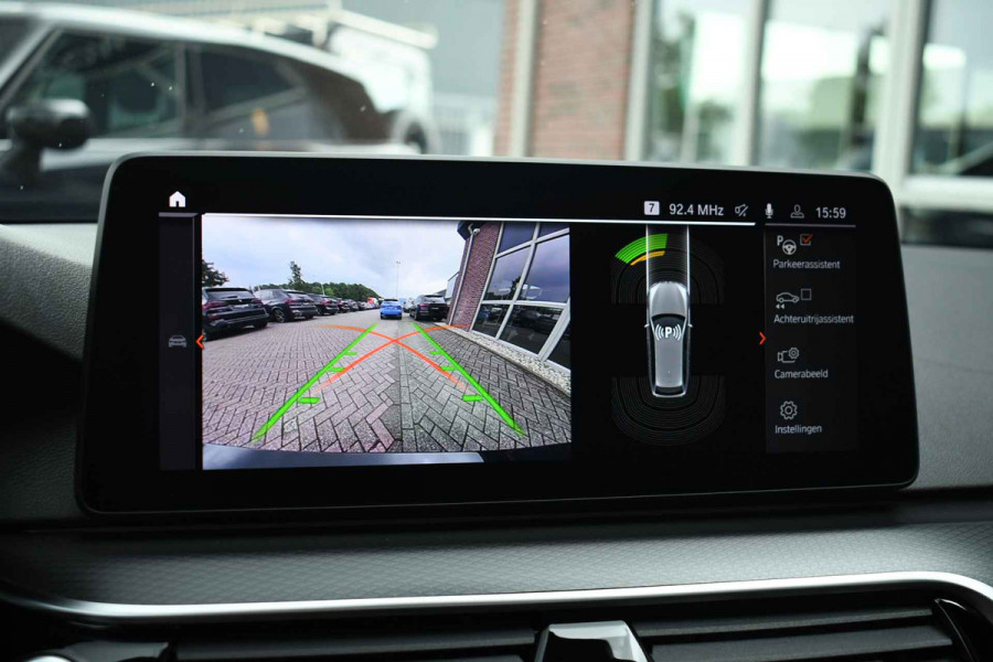 BMW 5 Serie Touring 530e xDrive M-Sport Pano ACC H/K HUD 19inch