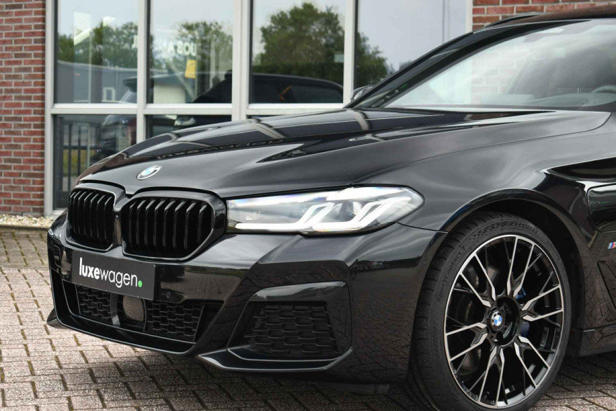 BMW 5 Serie Touring 530e xDrive M-Sport Pano ACC H/K HUD 19inch