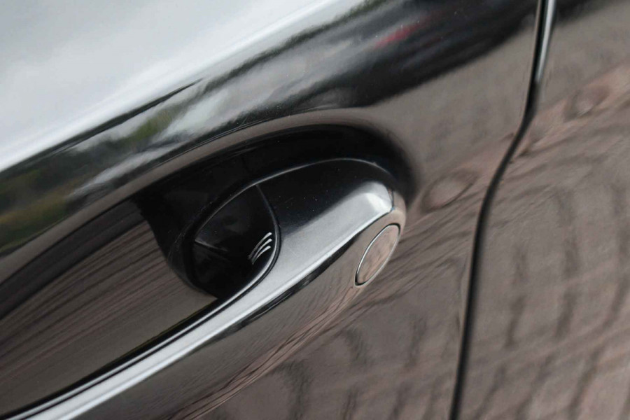 BMW 5 Serie Touring 530e xDrive M-Sport Pano ACC H/K HUD 19inch