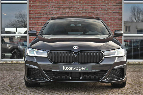 BMW 5 Serie 530e xDrive M-Sport Pano ACC H/K HUD Comf-zetels DAB