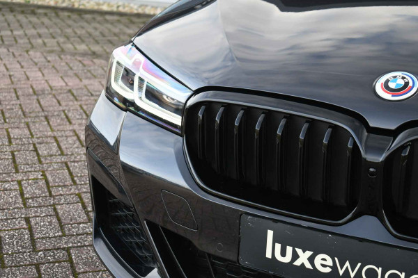 BMW 5 Serie 530e xDrive M-Sport Pano ACC H/K HUD Comf-zetels DAB