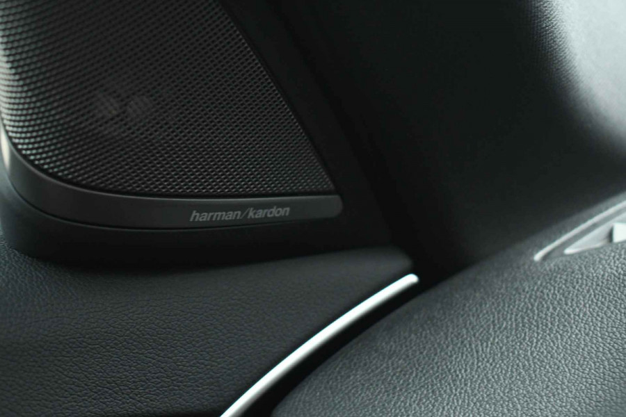 BMW 5 Serie 530e xDrive M-Sport Pano ACC H/K HUD Comf-zetels DAB