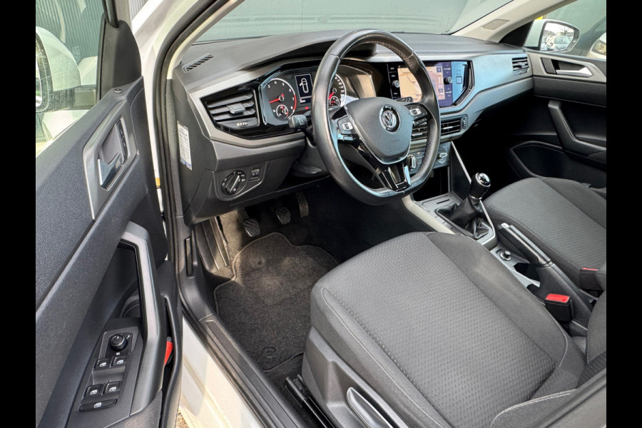 Volkswagen Polo 1.0 TSI 95pk Comfortline * Navigatie * Lm Velgen * Adaptieve Cruise Control *