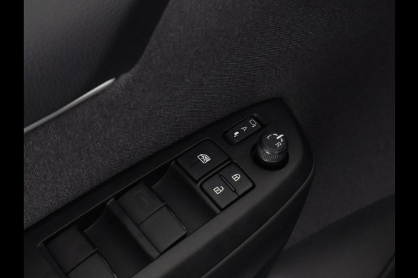 Toyota Yaris 1.5 Hybrid Dynamic Luxury | Stuur- & Stoelverwarming | Camera | Dode hoek detectie | Parkeersensoren Voor & Achter |