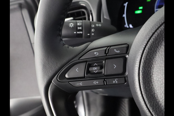 Toyota Yaris 1.5 Hybrid Dynamic Luxury | Stuur- & Stoelverwarming | Camera | Dode hoek detectie | Parkeersensoren Voor & Achter |