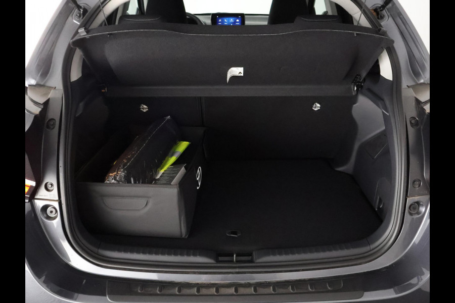 Toyota Yaris 1.5 Hybrid Dynamic Luxury | Stuur- & Stoelverwarming | Camera | Dode hoek detectie | Parkeersensoren Voor & Achter |