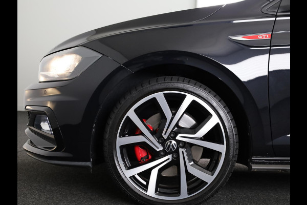 Volkswagen Polo 2.0 TSI GTI 20PK DSG | Digitaal dashboard | Navigatie | Parkeersensoren voor + achter | 18"LM velgen |