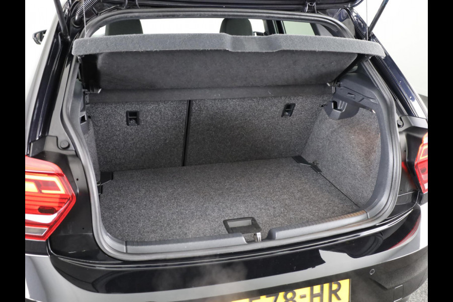 Volkswagen Polo 2.0 TSI GTI 20PK DSG | Digitaal dashboard | Navigatie | Parkeersensoren voor + achter | 18"LM velgen |