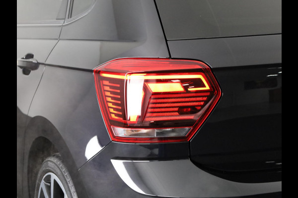 Volkswagen Polo 2.0 TSI GTI 20PK DSG | Digitaal dashboard | Navigatie | Parkeersensoren voor + achter | 18"LM velgen |