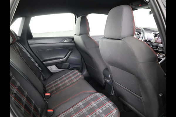 Volkswagen Polo 2.0 TSI GTI 20PK DSG | Digitaal dashboard | Navigatie | Parkeersensoren voor + achter | 18"LM velgen |