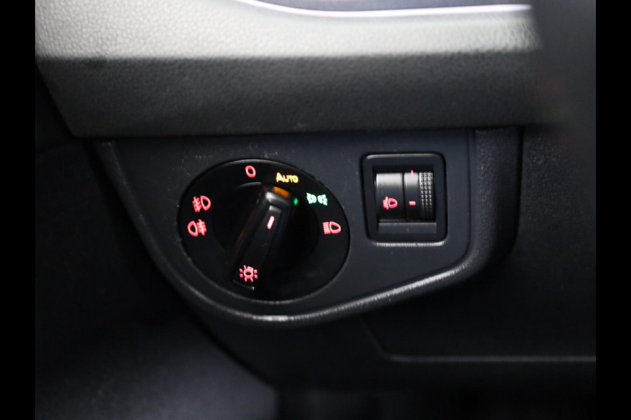 Volkswagen Polo 2.0 TSI GTI 20PK DSG | Digitaal dashboard | Navigatie | Parkeersensoren voor + achter | 18"LM velgen |