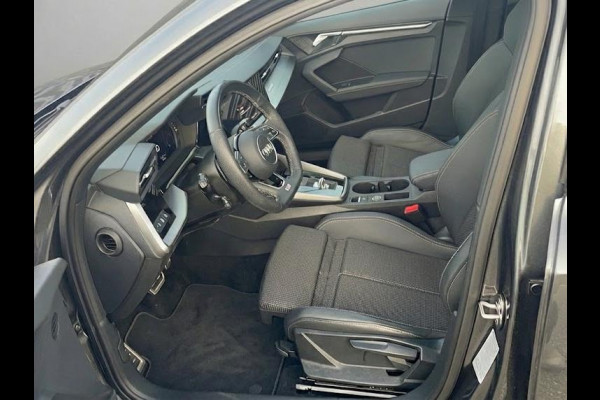 Audi A3 Sportback 35 TFSI S edition 150pk| Panoramadak | 18 inch Lichtmetalen velgen | Apple carplay-/ Android auto | Stoelverwarming