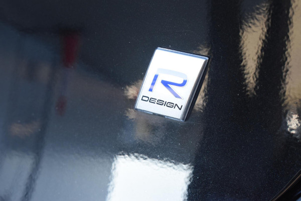 Volvo V40 T4 190PK Business Sport R-Design / Navigatie / Trekhaak / Leren bekleding / Stoelverwarming / Parkeersensoren v+a / Panoramadak / Achteruitrijcamera / Privacy Glass