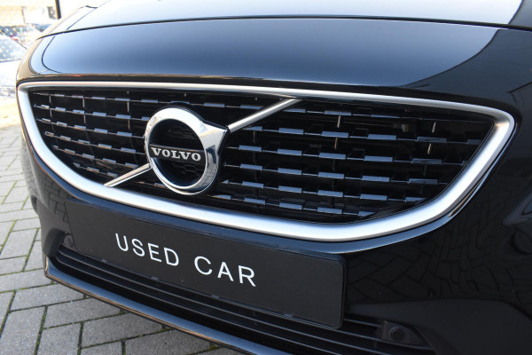 Volvo V40 T4 190PK Business Sport R-Design / Navigatie / Trekhaak / Leren bekleding / Stoelverwarming / Parkeersensoren v+a / Panoramadak / Achteruitrijcamera / Privacy Glass