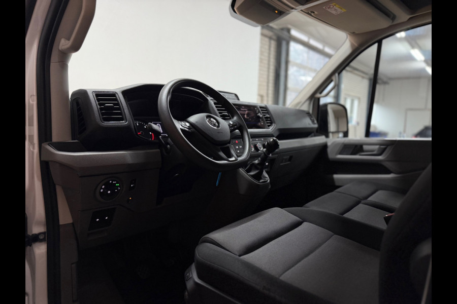 Volkswagen Crafter 35 2.0 TDI L3H2 Highline | Dubbellucht | Navigatie | Massagestoel | Trekhaak | Carplay