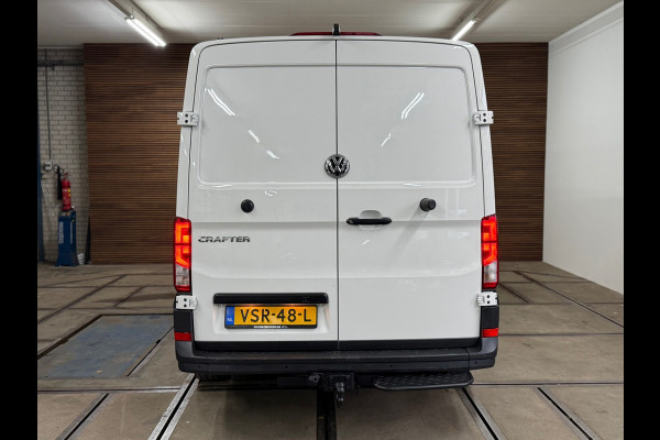 Volkswagen Crafter 35 2.0 TDI L3H2 Highline | Dubbellucht | Navigatie | Massagestoel | Trekhaak | Carplay