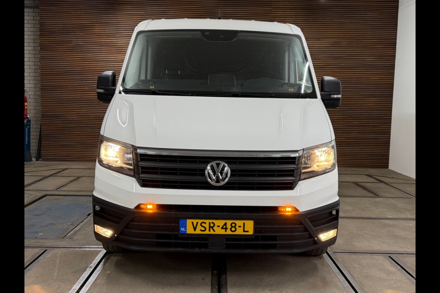 Volkswagen Crafter 35 2.0 TDI L3H2 Highline | Dubbellucht | Navigatie | Massagestoel | Trekhaak | Carplay