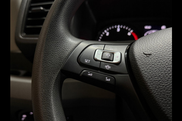 Volkswagen Crafter 35 2.0 TDI L3H2 Highline | Dubbellucht | Navigatie | Massagestoel | Trekhaak | Carplay
