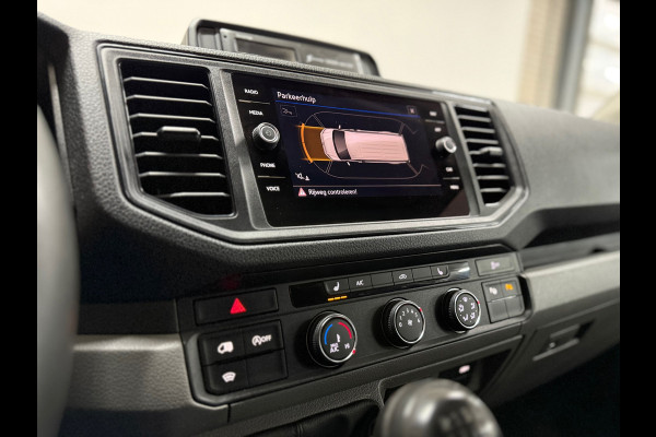 Volkswagen Crafter 35 2.0 TDI L3H2 Highline | Dubbellucht | Navigatie | Massagestoel | Trekhaak | Carplay
